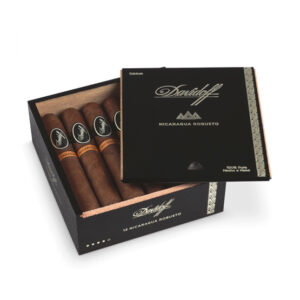 Davidoff Nicaragua Robusto Cigar – Box of 12